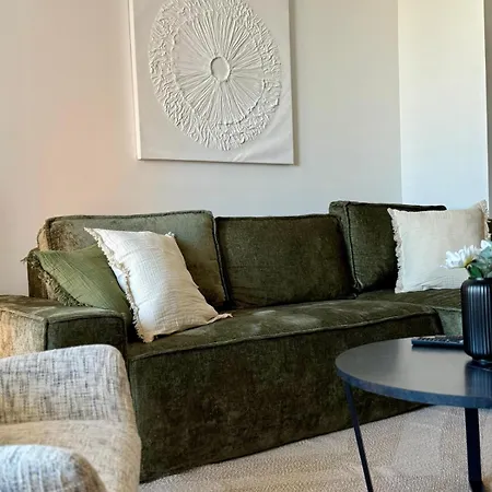 Crown - Bw Arcadia *