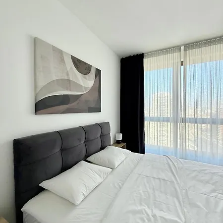 Crown - Bw Arcadia Daire Belgrad